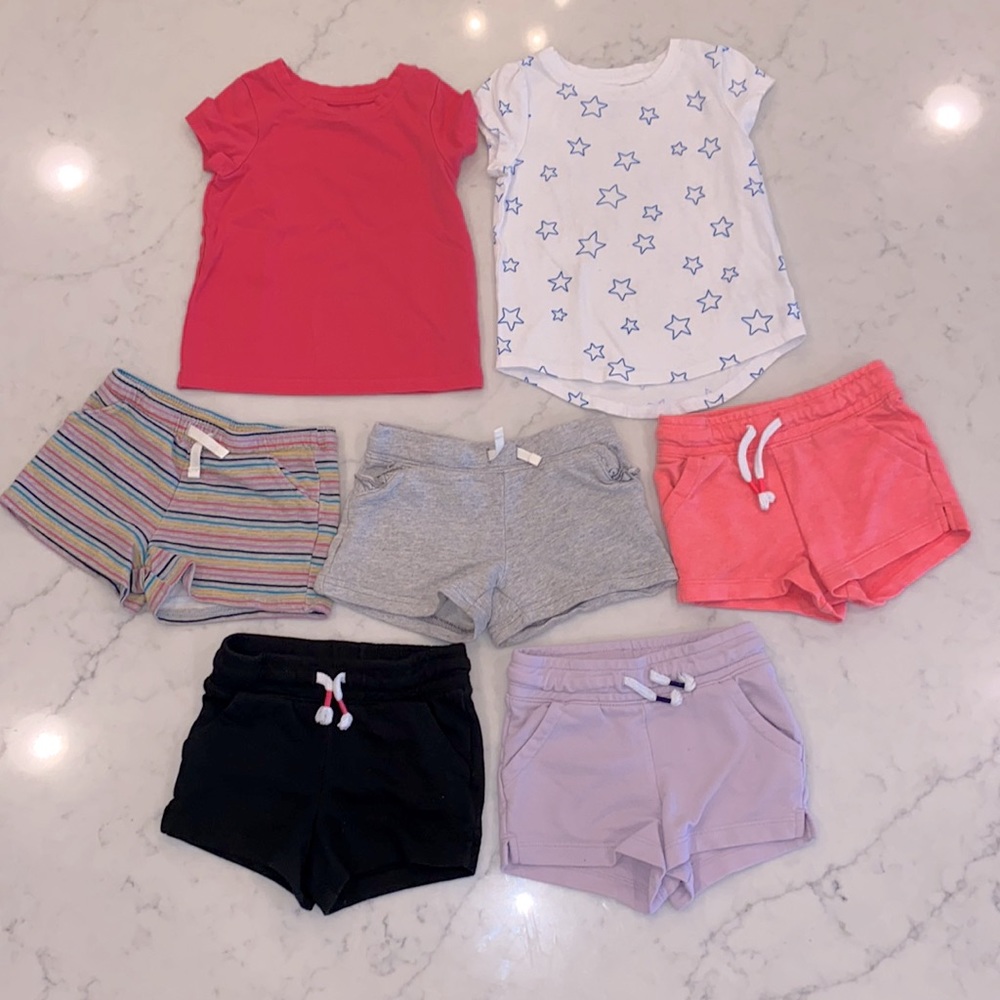 7 Piece Set Cat & Jack Carter’s Girl’s Play Bundle: 2 t-shirts, 5 shorts (2T)